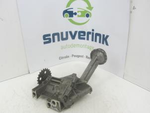 Gebruikte Oliepomp Renault Kangoo/Grand Kangoo (KW) 1.5 dCi 105 FAP Prijs € 106,25 Margeregeling aangeboden door Snuverink Autodemontage