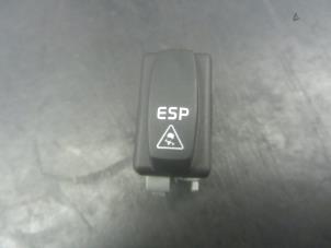 Gebruikte Schakelaar ESP Renault Espace (JK) 2.0 16V Turbo Prijs op aanvraag aangeboden door Snuverink Autodemontage