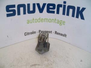 Gebruikte Koelvinweerstand Peugeot 807 2.2 16V Prijs op aanvraag aangeboden door Snuverink Autodemontage