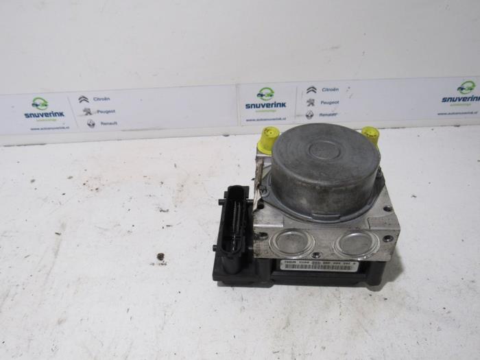 Gebruikte ABS Pomp Renault Kangoo/Grand Kangoo (KW) 1.6 Prijs € 89,99 Margeregeling aangeboden door Snuverink Autodemontage