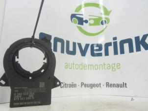 Gebruikte Gier sensor Renault Clio IV Estate/Grandtour (7R) 1.5 Energy dCi 90 FAP Prijs € 20,00 Margeregeling aangeboden door Snuverink Autodemontage