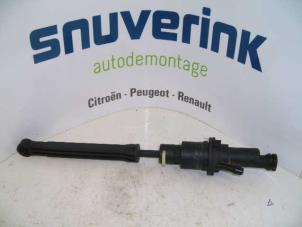 Gebruikte Koppeling Hoofd Cilinder Peugeot 207 SW (WE/WU) 1.6 16V Prijs op aanvraag aangeboden door Snuverink Autodemontage