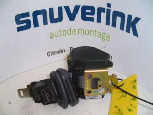 Gebruikte Veiligheidsgordel rechts-achter Renault Scénic II (JM) 2.0 16V Prijs op aanvraag aangeboden door Snuverink Autodemontage