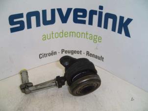 Gebruikte Koppeling Hulp Cilinder Renault Megane II Grandtour (KM) 1.5 dCi 85 Prijs op aanvraag aangeboden door Snuverink Autodemontage