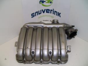 Gebruikte Spruitstuk Inlaat Peugeot 607 (9D/U) 2.9 V6 24V Prijs op aanvraag aangeboden door Snuverink Autodemontage