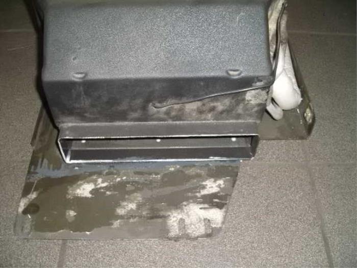 Aircoverdamper van een Peugeot Boxer (244) 2.8 HDi 127 2003