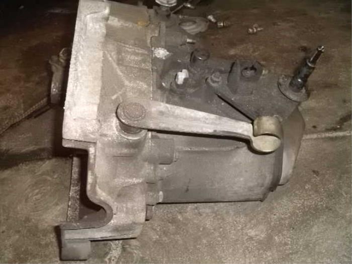 Gebruikte Versnellingsbak Peugeot 206 (2A/C/H/J/S) 1.4 XR,XS,XT,Gentry Prijs € 99,98 Margeregeling aangeboden door Snuverink Autodemontage