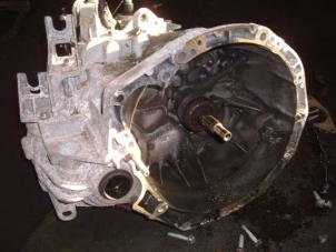 Gebruikte Versnellingsbak Renault Scénic II (JM) 2.0 16V Prijs € 99,99 Margeregeling aangeboden door Snuverink Autodemontage