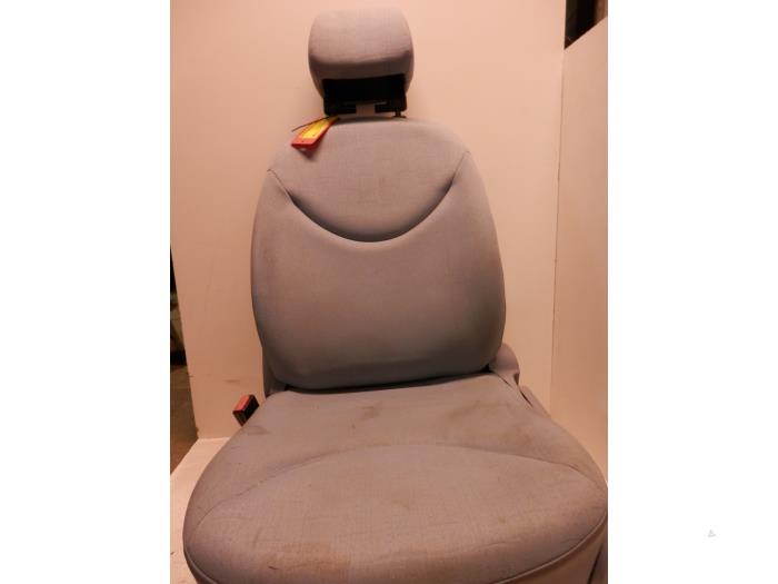 Gebruikte Citroen C3 (FCFLFT) 1.4 Stoel links Snuverink Citroen C3 Stoelen links voorraad | Onderdelenlijn.nl