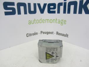 Gebruikte Xenon Lamp Renault Espace (JK) 1.9 dCi Expression Prijs € 30,00 Margeregeling aangeboden door Snuverink Autodemontage