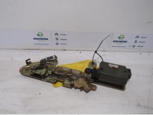 Gebruikte Diversen Renault Kangoo Express (FC) 1.5 dCi 68 Prijs € 12,50 Inclusief btw aangeboden door Snuverink Autodemontage