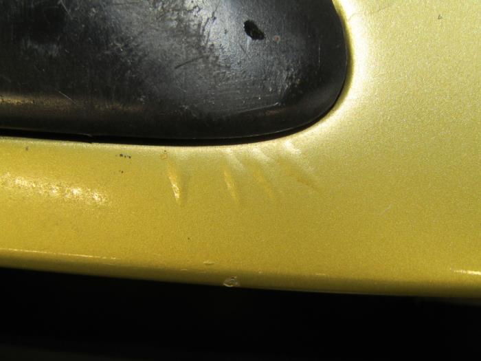 Voorbumper van een Peugeot 307 Break (3E) 1.6 16V 2003