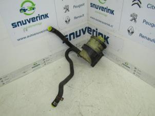 Gebruikte Stuurbekrachtiging Olie Reservoir Renault Scénic I (JA) 1.6 16V Prijs op aanvraag aangeboden door Snuverink Autodemontage