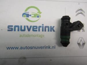 Gebruikte Injector (benzine injectie) Renault Scénic I (JA) 2.0 16V IDE Prijs € 35,00 Margeregeling aangeboden door Snuverink Autodemontage