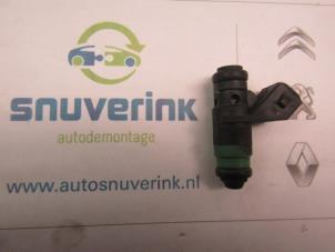 Gebruikte Injector (benzine injectie) Renault Scénic I (JA) 2.0 16V IDE Prijs € 35,00 Margeregeling aangeboden door Snuverink Autodemontage