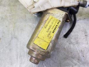Gebruikte Ruitmechaniek 4Deurs links-voor Volvo S40 Prijs op aanvraag aangeboden door de Nollen autorecycling
