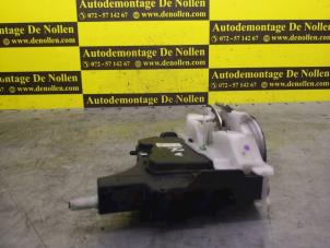 Gebruikte Portierslot Mechaniek 4Deurs rechts-voor Mitsubishi L200 Prijs € 50,00 Margeregeling aangeboden door de Nollen autorecycling