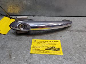 Gebruikte Deurgreep 2Deurs links Mini Mini (R56) 1.4 16V One Prijs € 50,00 Margeregeling aangeboden door de Nollen autorecycling