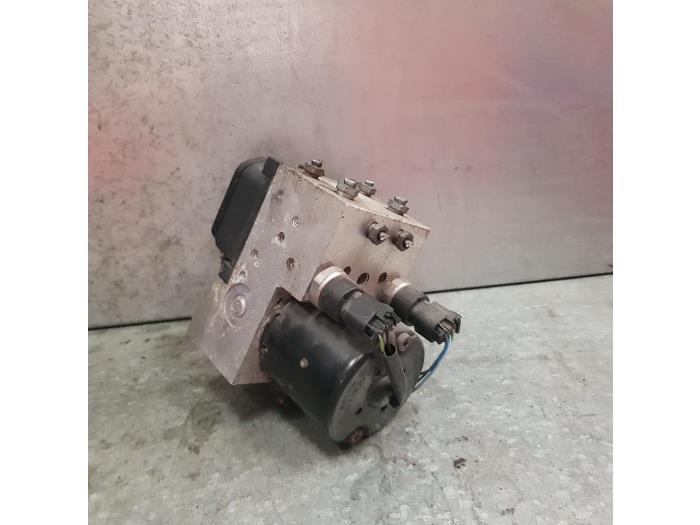 Gebruikte ABS Pomp Mercedes A (W168) 1.6 A-160 Prijs € 65,00 Margeregeling aangeboden door autodemontage denollen