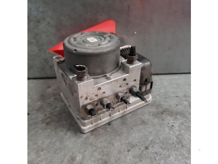 Gebruikte ABS Pomp Peugeot 208 I (CA/CC/CK/CL) 1.4 16V Prijs € 141,00 Margeregeling aangeboden door autodemontage denollen