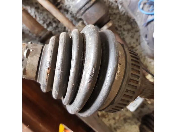 Gebruikte Aandrijfas rechts-voor Citroen Xsara Picasso (CH) 1.6 HDi 16V 110 Prijs € 43,56 Inclusief btw aangeboden door autodemontage denollen