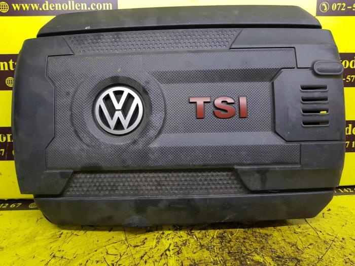 Afdekplaat motor van een Volkswagen Golf 2016