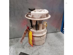 Gebruikte Brandstofpomp Elektrisch Peugeot 206 SW (2E/K) 1.6 16V Prijs € 35,00 Margeregeling aangeboden door de Nollen autorecycling