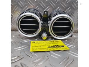 Gebruikte Luchtrooster Dashboard Mercedes E Estate (S213) E-220d 2.0 Turbo 16V Prijs € 121,00 Inclusief btw aangeboden door de Nollen autorecycling