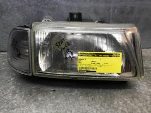 Gebruikte Koplamp rechts Seat Inca (6K9) Prijs € 30,00 Margeregeling aangeboden door de Nollen autorecycling