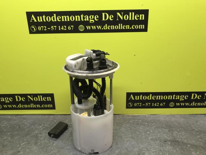 Gebruikte Tank element Pomp Opel Corsa D 1.6i OPC 16V Turbo Prijs € 36,00 Margeregeling aangeboden door autodemontage denollen