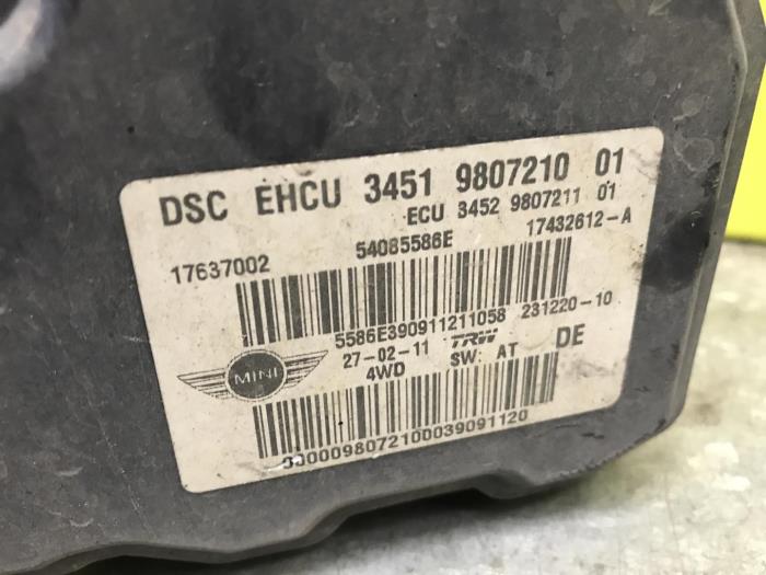 ABS Pomp van een Mini Countryman 2011