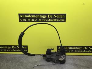 Gebruikte Slotmechaniek Portier 2Deurs rechts Opel Tigra Twin Top 1.4 16V Prijs € 70,00 Margeregeling aangeboden door de Nollen autorecycling