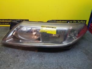 Gebruikte Koplamp links Renault Laguna Prijs € 40,00 Margeregeling aangeboden door de Nollen autorecycling