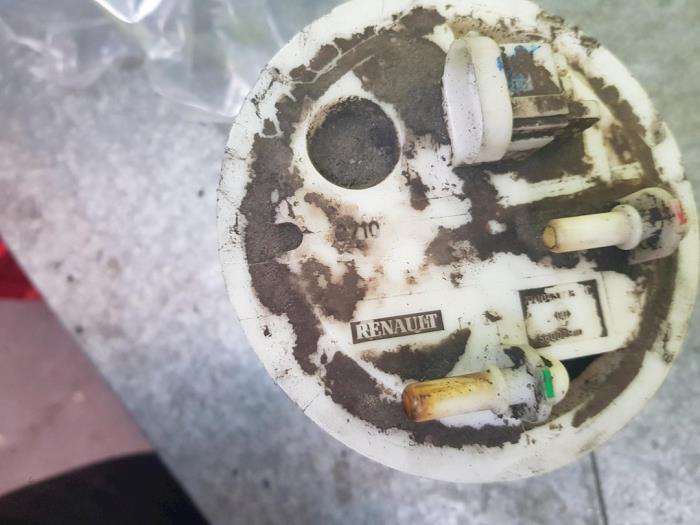 Gebruikte Tank element Pomp Renault Megane Prijs € 45,00 Margeregeling aangeboden door autodemontage denollen