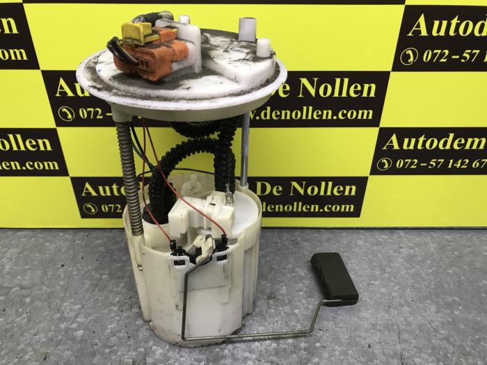 Gebruikte Tank element Pomp Fiat Stilo (192A/B) 1.6 16V Prijs € 45,00 Margeregeling aangeboden door autodemontage denollen