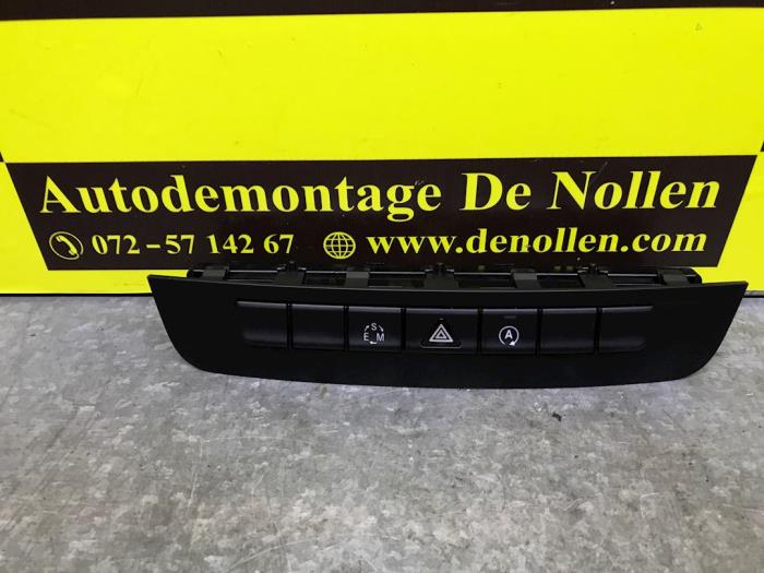 Gebruikte Module (diversen) Mercedes A (W176) 1.5 A-180 CDI, A-180d 16V Prijs € 112,00 Margeregeling aangeboden door autodemontage denollen