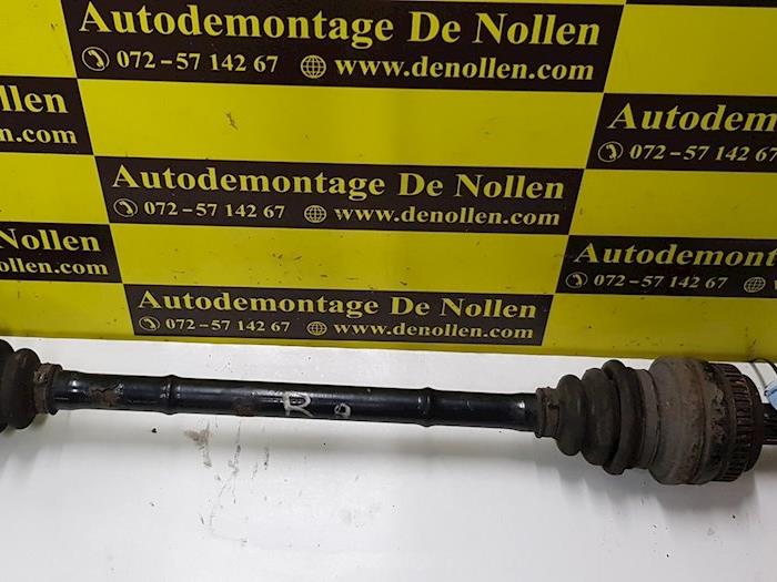 Gebruikte Aandrijfas rechts-achter BMW 1 serie (E81) 116d 16V Prijs € 23,00 Margeregeling aangeboden door autodemontage denollen