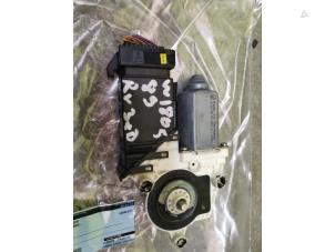 Gebruikte Motor electrisch raam Volkswagen Golf IV (1J1) 1.4 16V Prijs € 40,00 Margeregeling aangeboden door de Nollen autorecycling