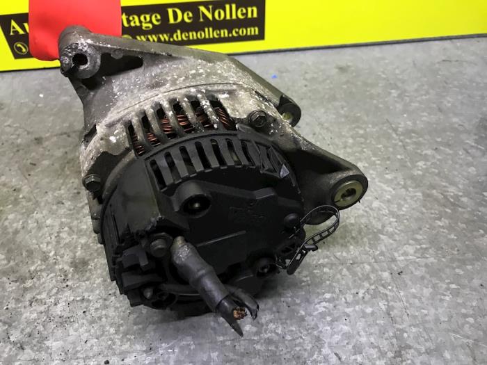Gebruikte Dynamo Volkswagen Passat Variant (3B5) 1.8 20V Prijs € 45,00 Margeregeling aangeboden door autodemontage denollen