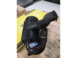 Gebruikte Luchtfilterhuis Iveco New Daily IV 35C14GV, 35C14GV/P, 35S14GV, 35S14GV/P Prijs € 151,25 Inclusief btw aangeboden door de Nollen autorecycling