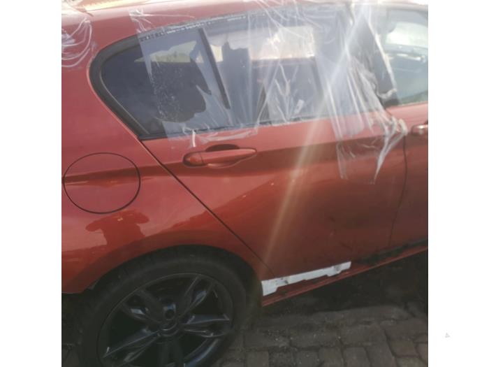 Portier 4Deurs rechts-achter van een BMW 1 serie (F20) M140i xDrive 3.0 24V 2018
