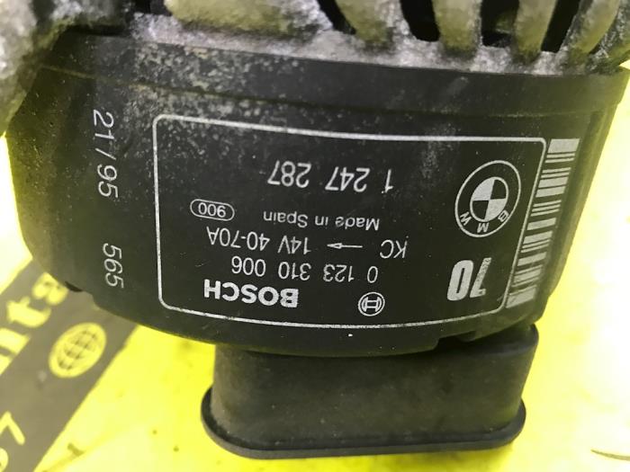 Dynamo van een BMW 3 serie (E36/4) 318i 1997