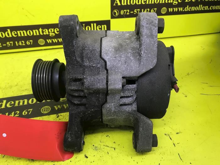 Dynamo van een BMW 3 serie (E36/4) 318i 1997