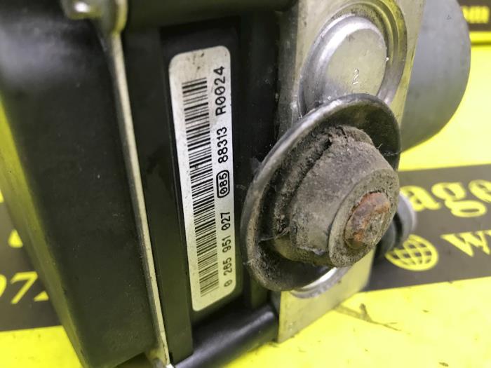 ABS Computer van een Fiat 500 (312) 1.2 2009