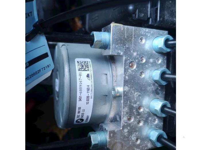 ABS Pomp van een MINI Mini (F56) 1.5 12V Cooper 2017