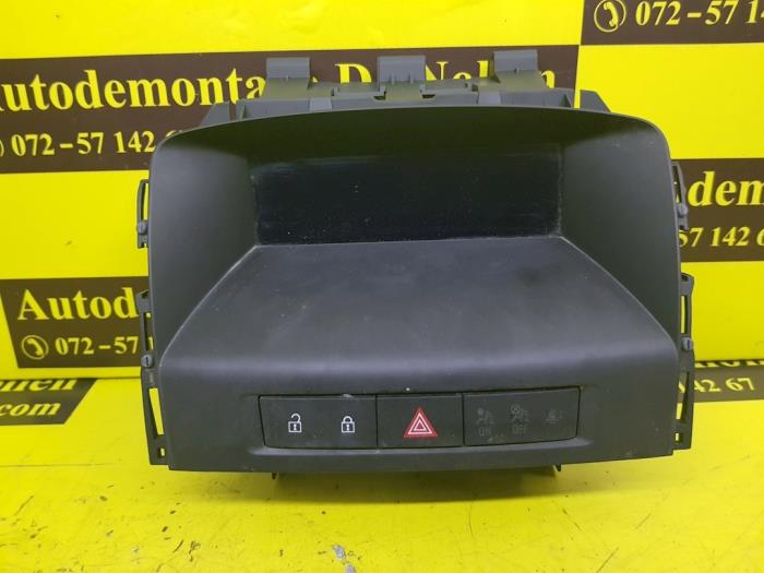 Gebruikte Display Interieur Opel Astra J (PC6/PD6/PE6/PF6) 1.6 16V Prijs € 45,00 Margeregeling aangeboden door autodemontage denollen