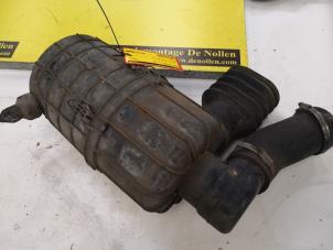 Gebruikte Luchtfilterhuis Nissan Cabstar (F22) 3.0 TDI Prijs € 150,00 Margeregeling aangeboden door de Nollen autorecycling