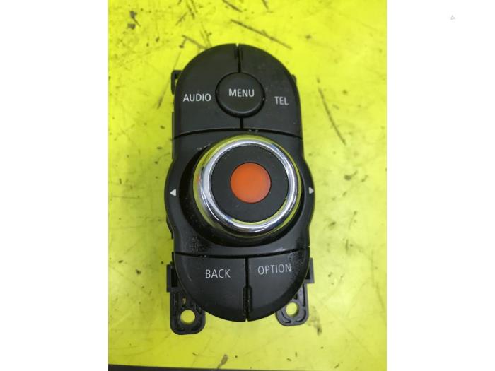 Gebruikte Command system bediening Mini Mini (F56) 2.0 16V Cooper S Prijs € 135,52 Inclusief btw aangeboden door autodemontage denollen