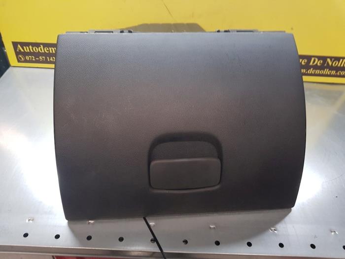 Gebruikte Dashboard Renault Master III (EV/HV/UV/VA/VB/VD/VF/VG/VJ) 2.3 dCi 135 16V FWD Prijs € 112,00 Margeregeling aangeboden door autodemontage denollen
