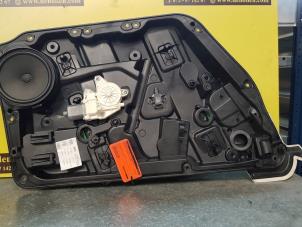 Gebruikte Ruitmechaniek 4Deurs links-achter Mercedes A (W176) 1.5 A-160 CDI, A-160d 16V Prijs € 90,75 Inclusief btw aangeboden door de Nollen autorecycling